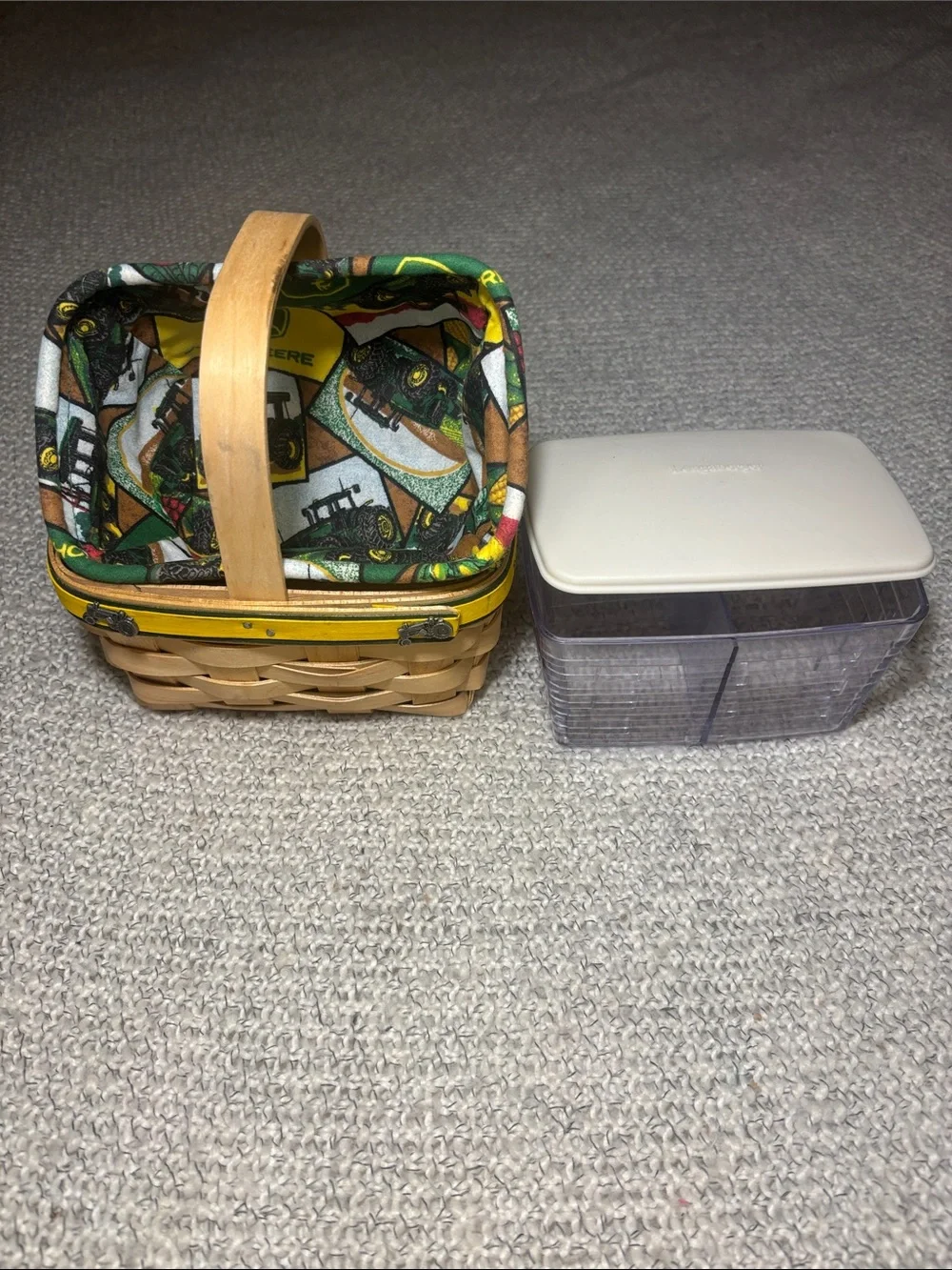 Longaberger 2006 John Deere Tea Basket with Fabric Liner, Divided Pretector, Lid